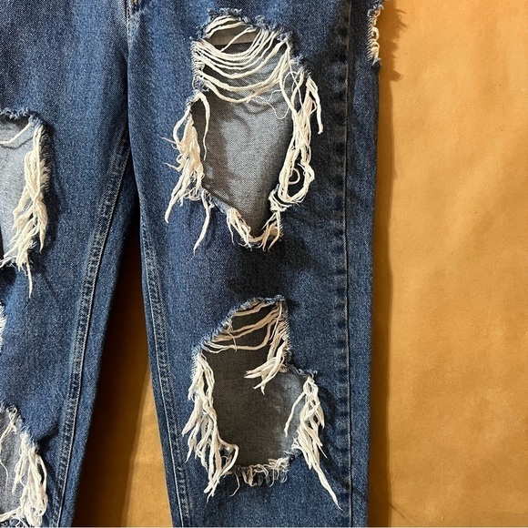 Urban Outfitters | BDG Mom High Rise Jeans Destroyed Medium Wash Denim Size 26 - Picture 7 of 13